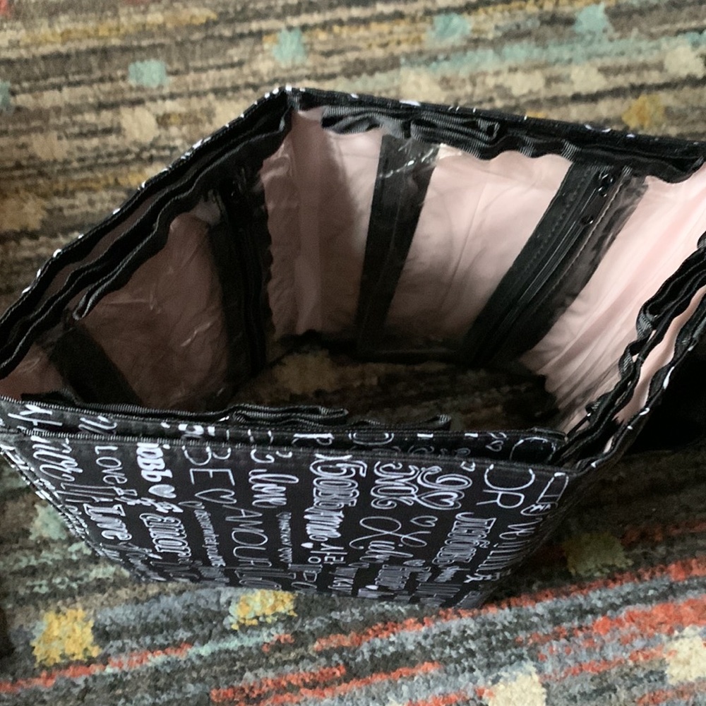Mary Kay travel bag with removable storage bags - Picture 5 of 7